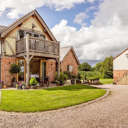 Oak Mead Villa Wrexham Exteriör bild