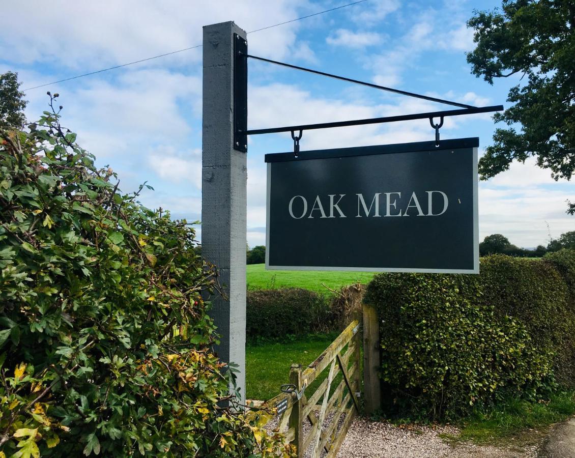 Oak Mead Villa Wrexham Exteriör bild